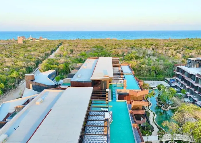 D017 Premium Lifestyle Gold At Amira District Tulum